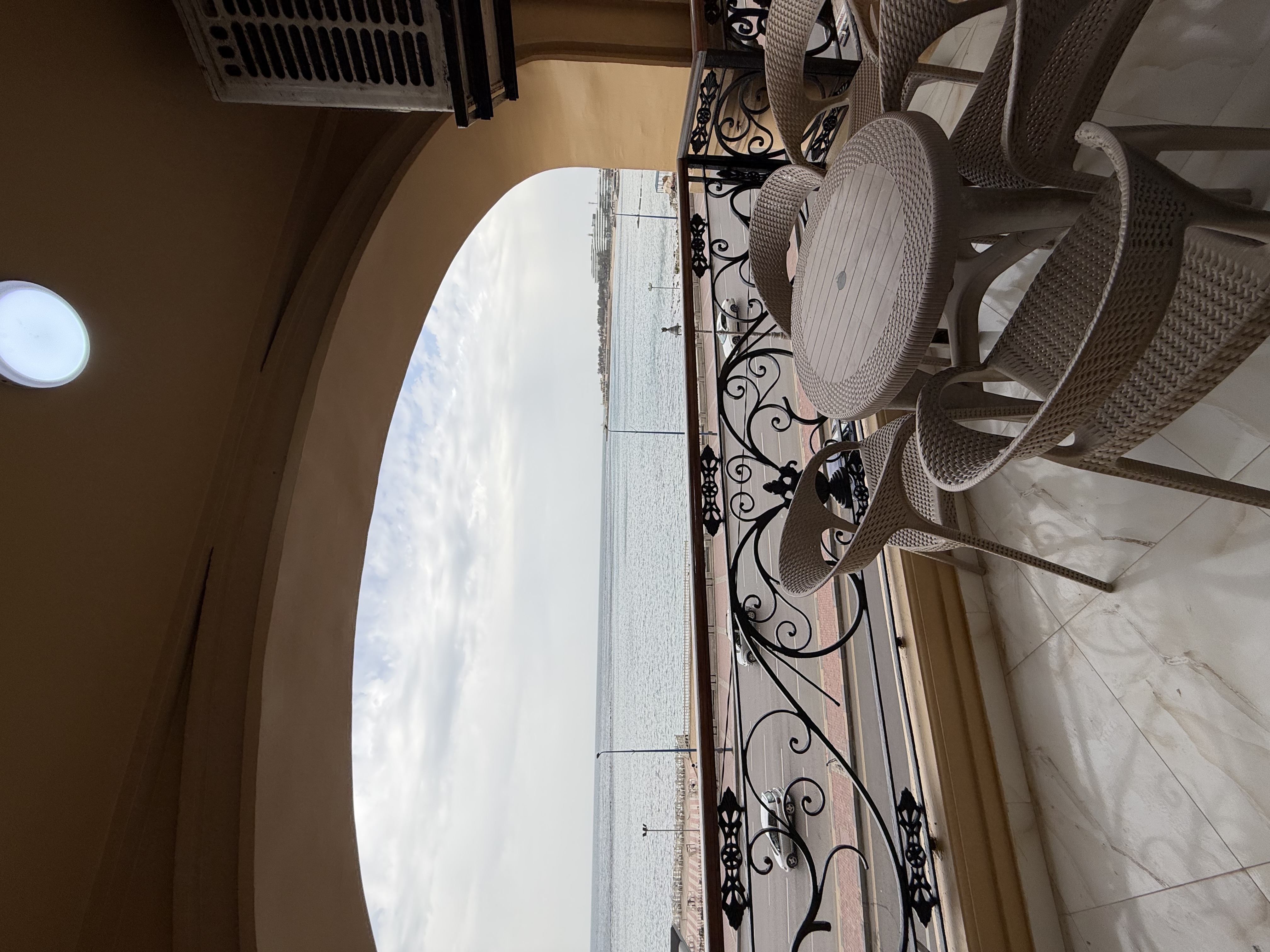 صورة المعرض 4